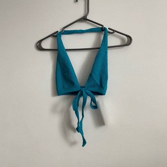 Urban Outfitters Wrap Halter Top - Picture 2 of 4